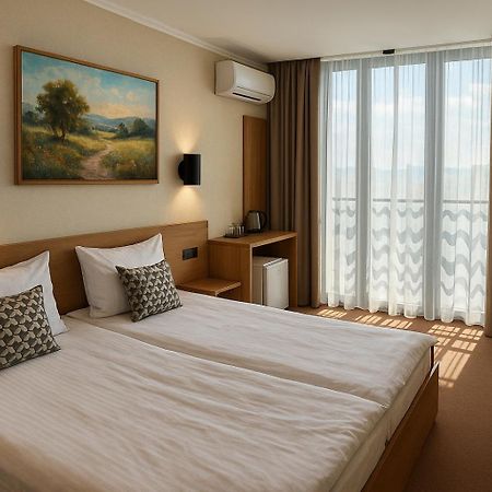 Yerevan Resident Hotel エクステリア 写真